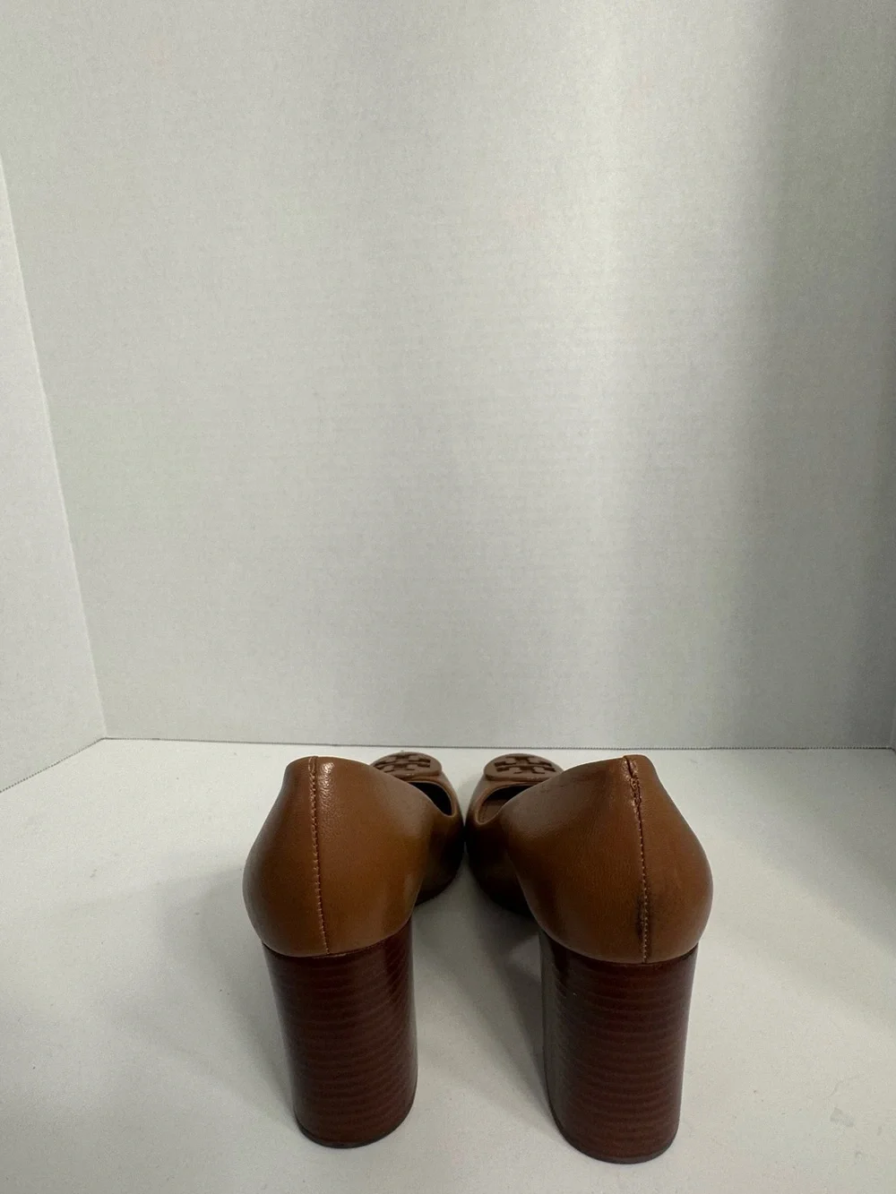 Tory Burch Tan Leather Logo Round-Toe Heels